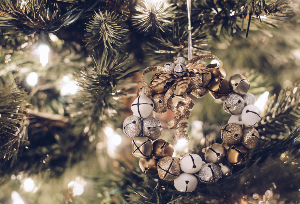 3 Powerful Ways to Lead with Grace During the Holidays